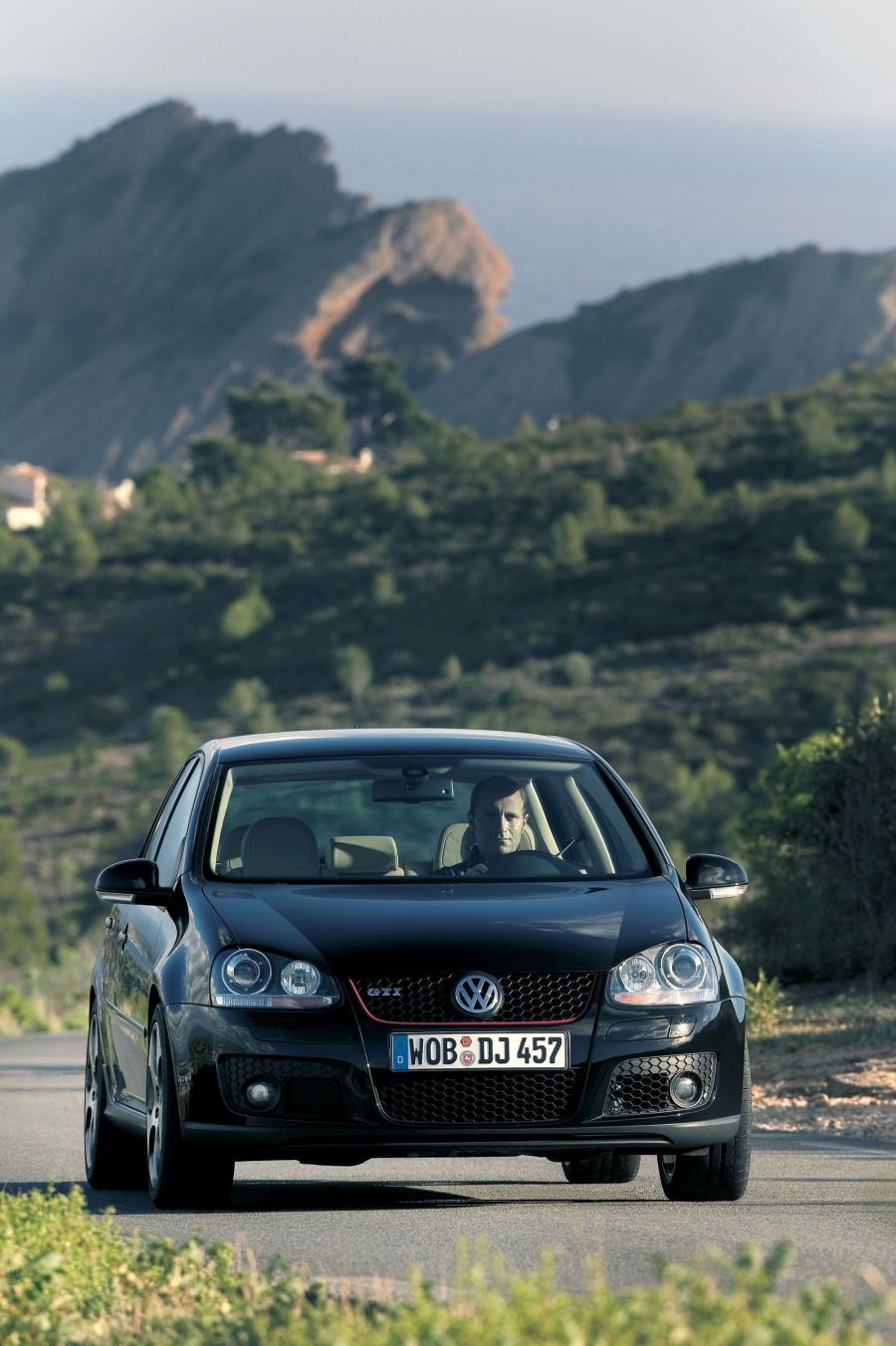  Volkswagen Golf GTi 2005 года  (фото 30 из 135)